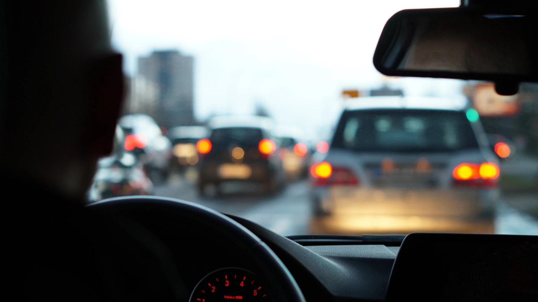 Distancia mínima entre vehículos para una conducción segura